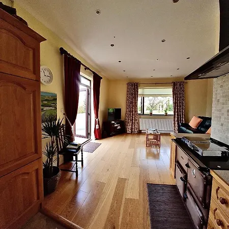 Yellow Heights Holiday home *