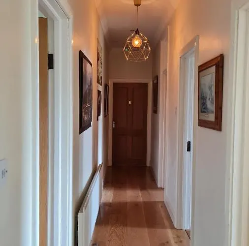 Yellow Heights * Tinahely